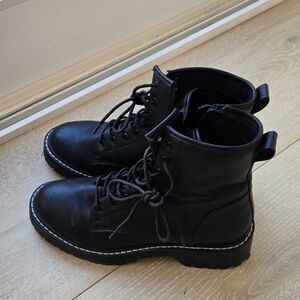 Steve Madden Lace-Up Combat Boots Size 8